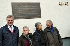 Einweihung der Gedenktafel für Fritz Bauer 